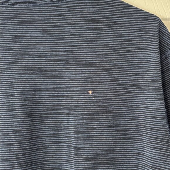 Men's Lululemon T-Shirt - Picture 3 of 3